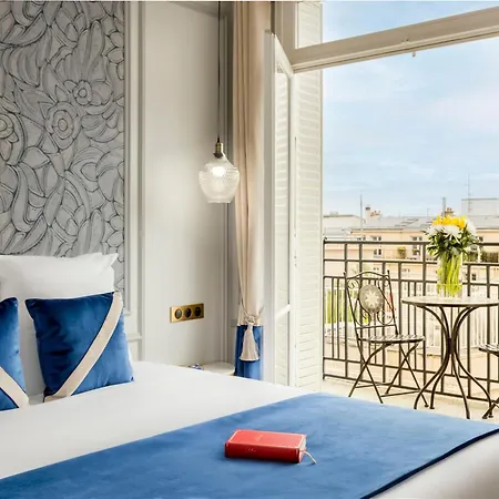 Appartement Merveil Signature Hoche - Eiffel Tower View Parijs