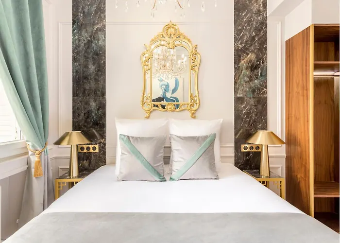 Merveil Signature Hoche - Eiffel Tower View *