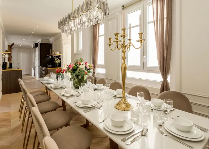 Appartamento Merveil Signature Hoche - Eiffel Tower View Parigi