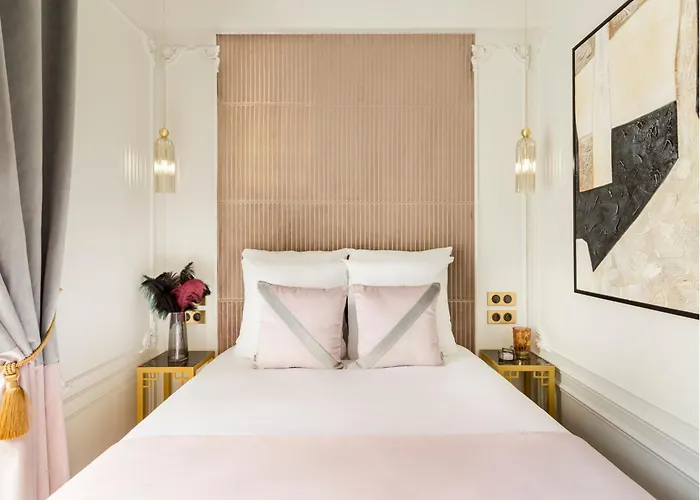 Merveil Signature Hoche - Eiffel Tower View