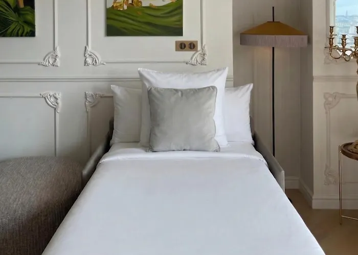 Merveil Signature Hoche - Eiffel Tower View Apartment Paris